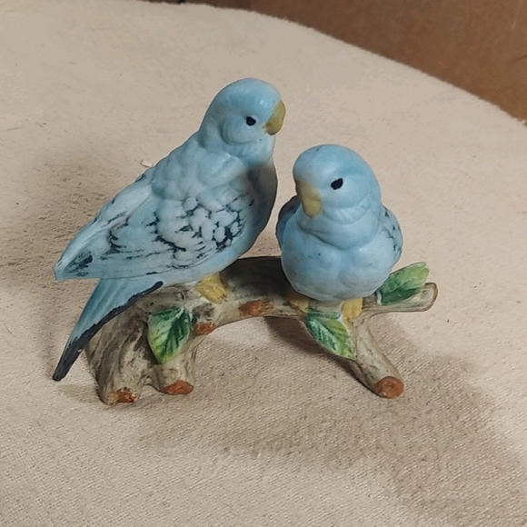 Other - Beautiful perched blue bird figurine